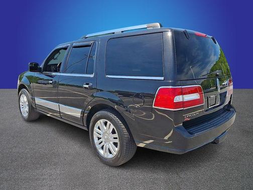 Tuxedo Black 2013 Lincoln Navigator Base