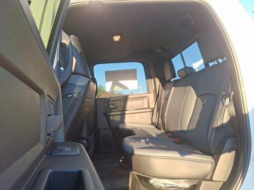 2026 RAM 2500 Tradesman Crew Cab 4x2 6'4' Box