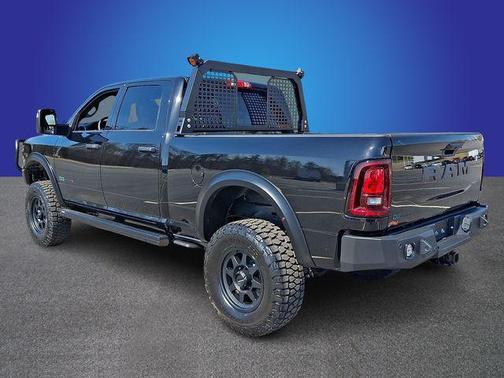 Diamond Black Crystal Pearlcoat 2026 RAM 2500 Big Horn Crew Cab 4x4 6'4' Box