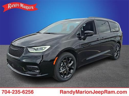 2026 Chrysler Pacifica L