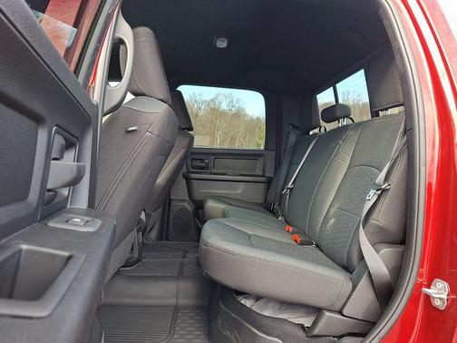 2026 RAM 2500 Black Express Crew Cab 4x4 6'4' Box