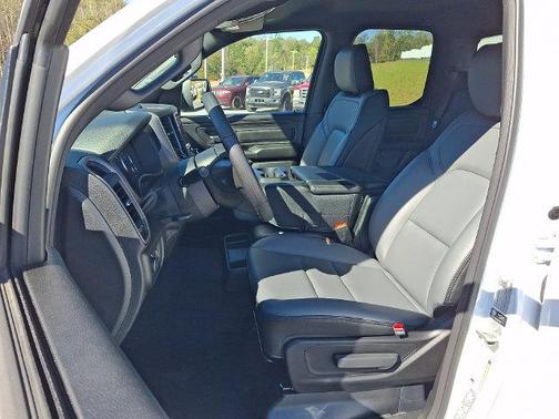 Bright White Clearcoat 2026 RAM 1500 Tradesman