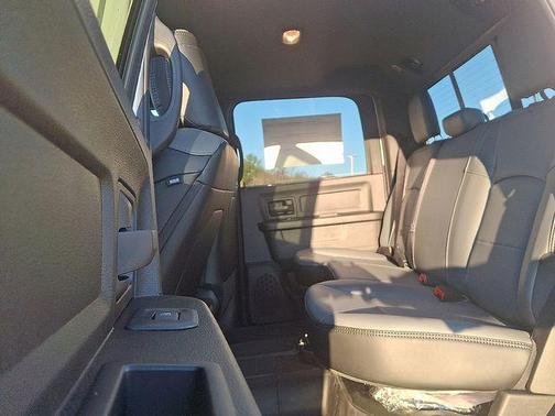 2026 RAM 2500 Tradesman Crew Cab 4x2 6'4' Box