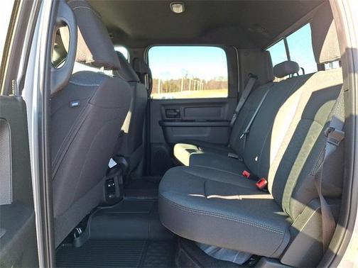 2026 RAM 2500 Tradesman Crew Cab 4x2 6'4' Box