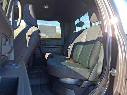 2026 RAM 2500 Tradesman Crew Cab 4x2 6'4' Box