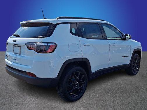 Bright White Clearcoat 2026 Jeep Compass Latitude