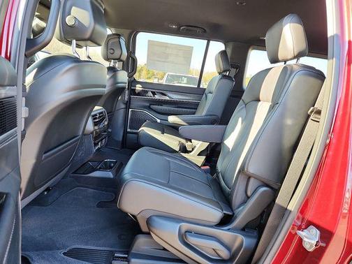 2023 Jeep Wagoneer Series III 4x4