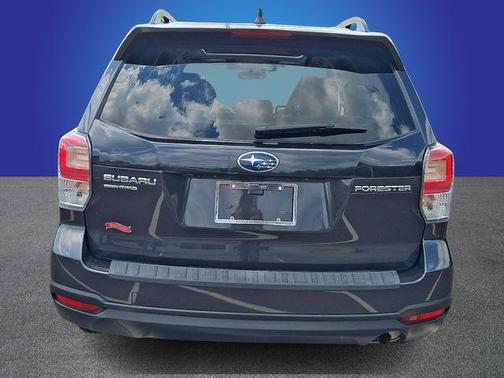 Dark Gray Metallic 2018 Subaru Forester 2.5i Premium