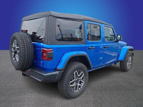 2025 Jeep Wrangler 4-Door Sahara 4x4