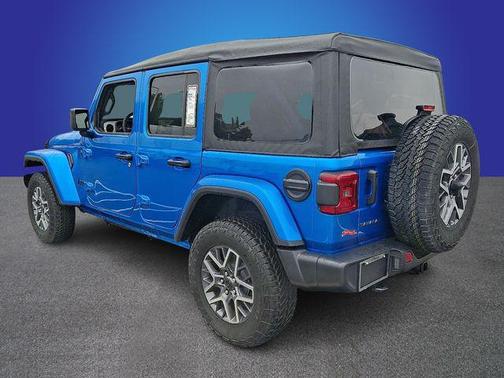 Hydro Blue Pearlcoat 2025 Jeep Wrangler 4-Door Sahara 4x4