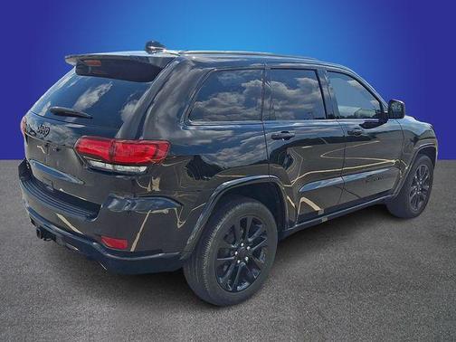Diamond Black Crystal Pearlcoat 2020 Jeep Grand Cherokee Altitude