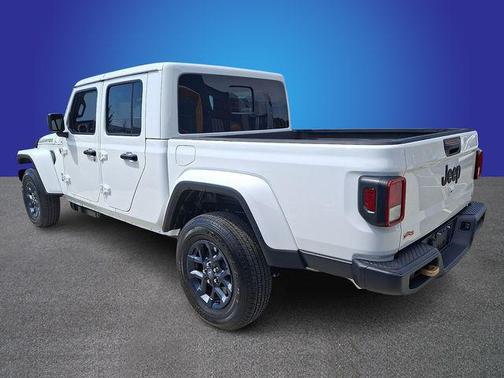 Bright White Clearcoat 2026 Jeep Gladiator 85th Anniversary Edition