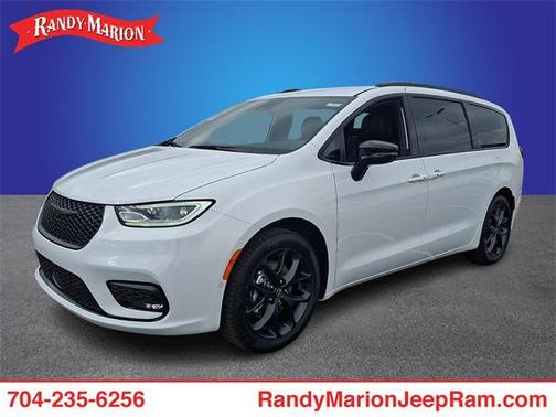 2026 Chrysler Pacifica L