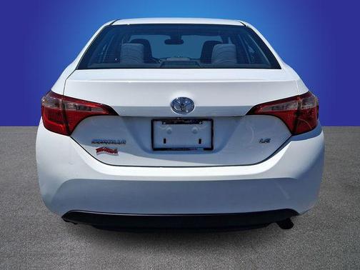 Super White 2018 Toyota Corolla LE