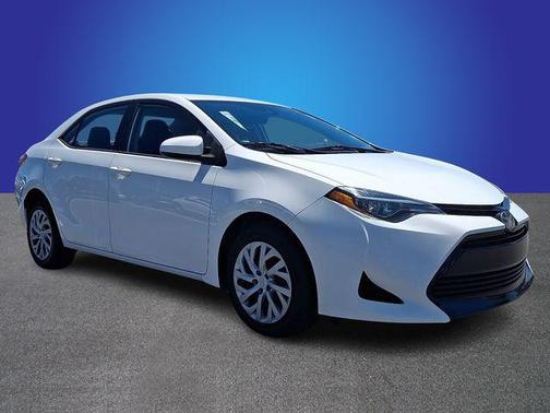 Super White 2018 Toyota Corolla LE