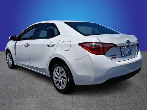 Super White 2018 Toyota Corolla LE