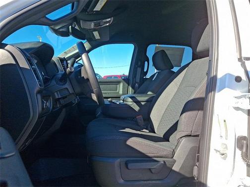 2026 RAM 2500 Tradesman Crew Cab 4x2 6'4' Box