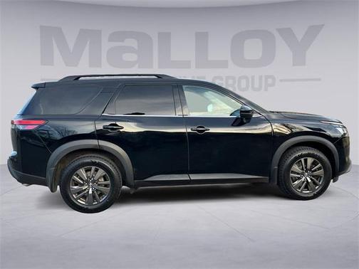 2022 Nissan Pathfinder SV 4WD