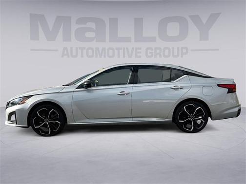 2024 Nissan Altima SR FWD