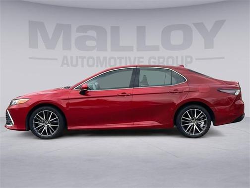 2023 Toyota Camry Hybrid XLE