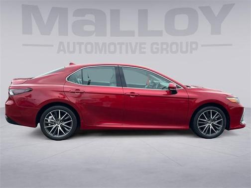 2023 Toyota Camry Hybrid XLE