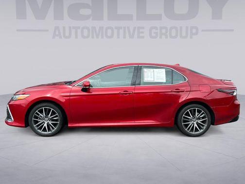 2023 Toyota Camry Hybrid XLE