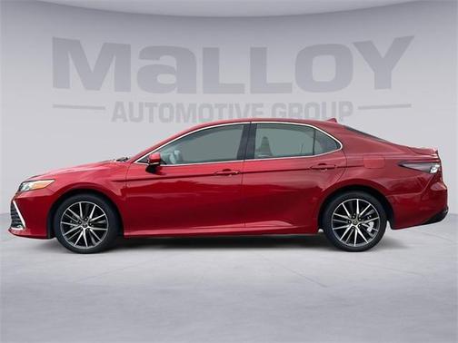 2023 Toyota Camry Hybrid XLE