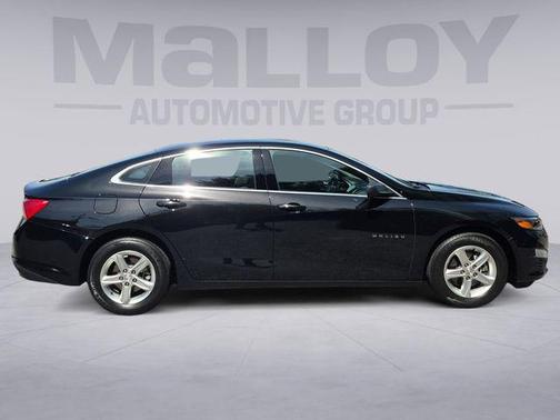 Black Metallic 2022 Chevrolet Malibu 1LS
