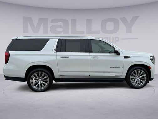 White Frost Tricoat 2021 GMC Yukon XL Denali