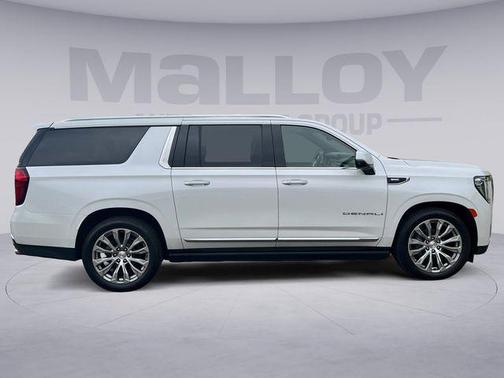 White Frost Tricoat 2021 GMC Yukon XL Denali