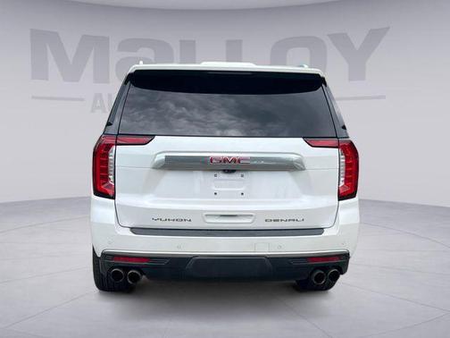 White Frost Tricoat 2021 GMC Yukon XL Denali