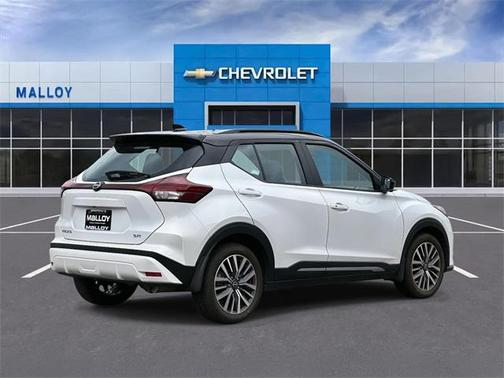 2023 Nissan Kicks SR