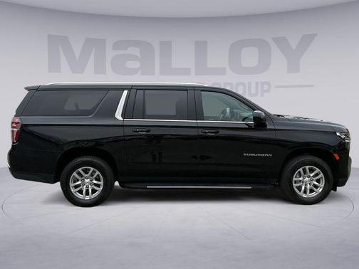 2024 Chevrolet Suburban LT