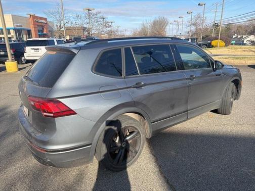 2023 Volkswagen Tiguan 2.0T SE R-Line Black