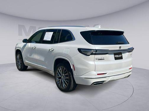 White Frost 2025 Buick Enclave Avenir FWD