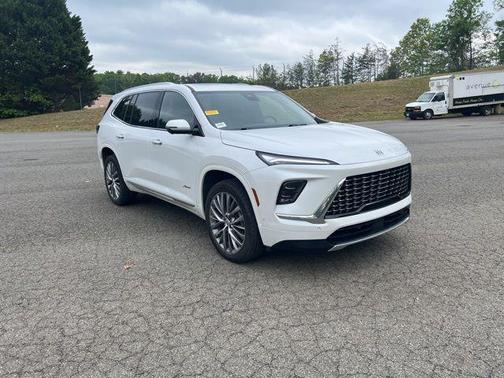 White Frost 2025 Buick Enclave Avenir FWD