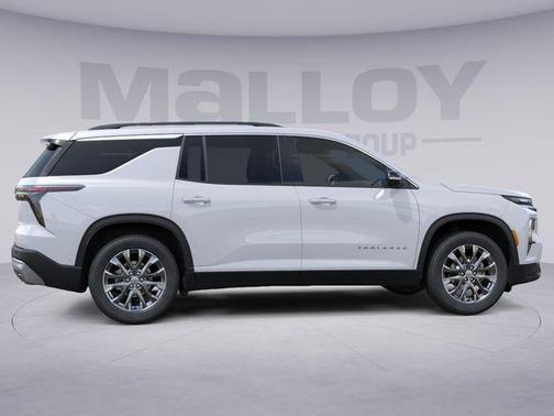 Summit White 2026 Chevrolet Traverse LT