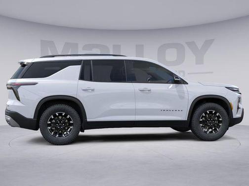 Polar White Tricoat 2026 Chevrolet Traverse AWD Z71