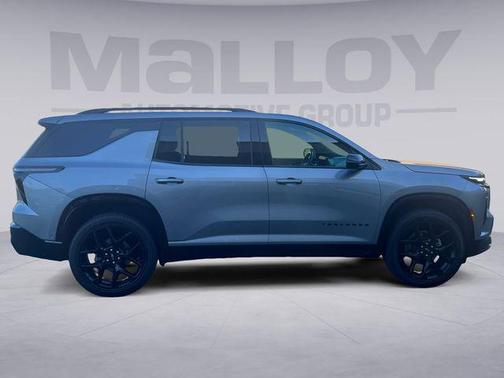 Sterling Gray Metallic 2024 Chevrolet Traverse RS