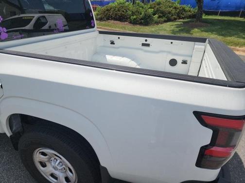 2022 Nissan Frontier S