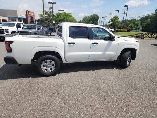 2022 Nissan Frontier S