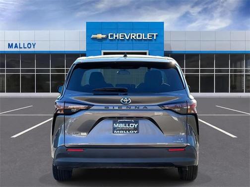 2024 Toyota Sienna LE