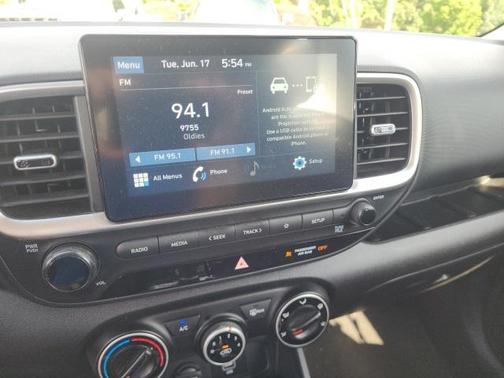 2020 Hyundai VENUE SE