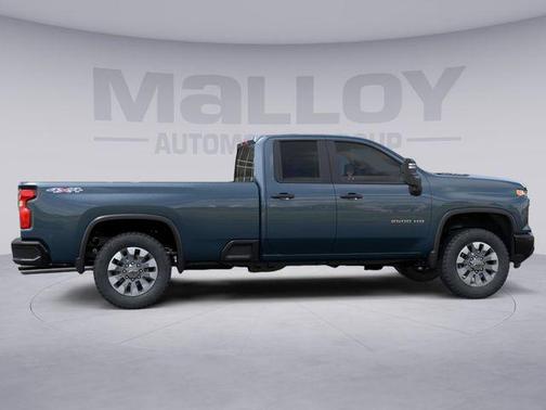 Lakeshore Blue Metallic 2026 Chevrolet Silverado 2500 Custom