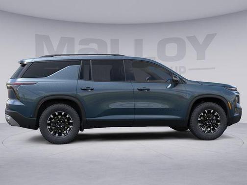 Lakeshore Blue Metallic 2026 Chevrolet Traverse AWD Z71