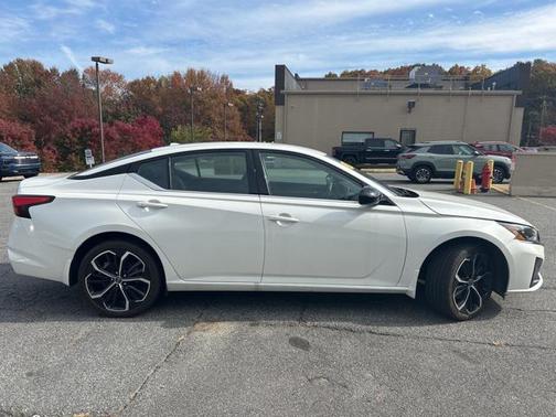 2024 Nissan Altima SR Intelligent AWD