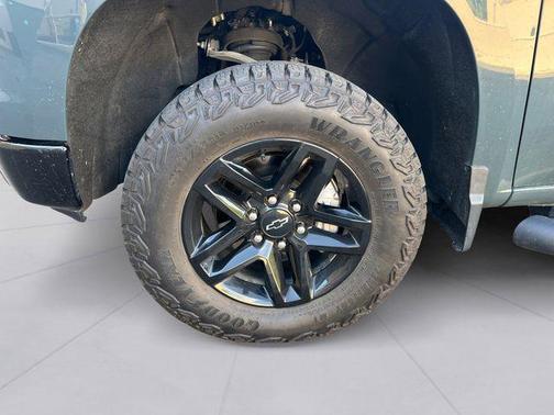 Cypress Gray 2025 Chevrolet Silverado 1500 Custom Trail Boss