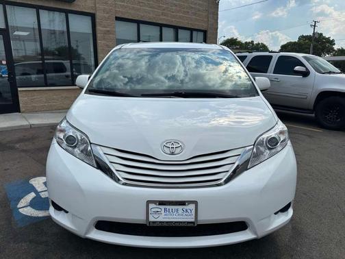 2017 Toyota Sienna LE