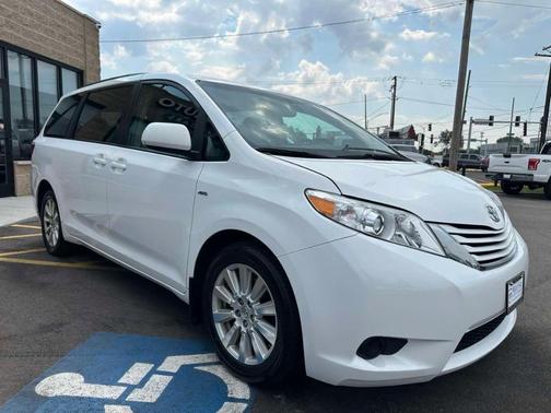 2017 Toyota Sienna LE
