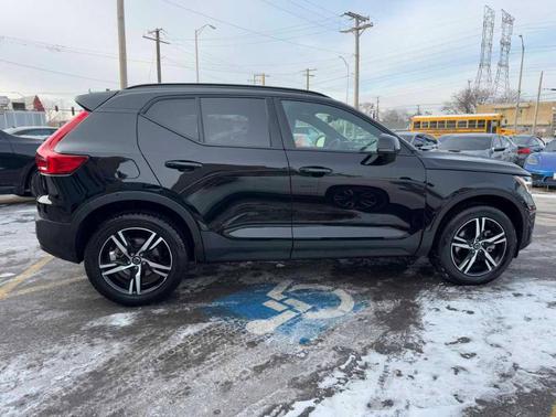 2024 Volvo XC40 CORE THEME